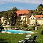 Cseri Vendeghaz Hotel Totvazsony