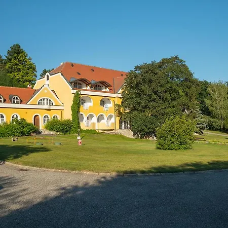 Hotel Cseri Vendeghaz Tótvázsony