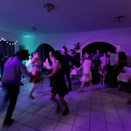 Cseri Vendeghaz Tótvázsony