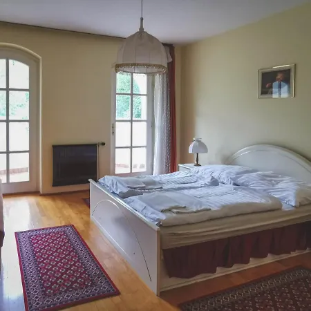 Cseri Kastelyszallo 호텔