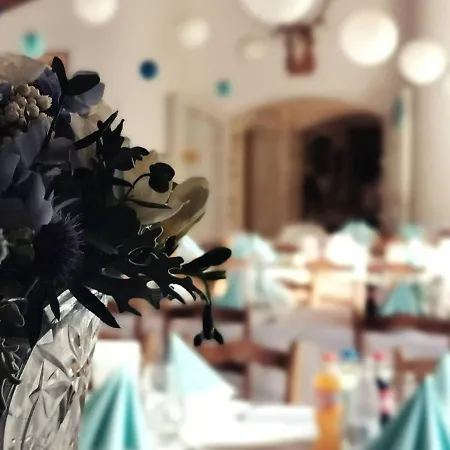 Cseri Kastelyszallo Totvazsony