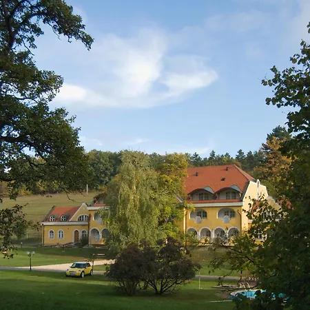Cseri Kastelyszallo 호텔 Tótvázsony