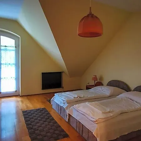 Cseri Vendeghaz Tótvázsony