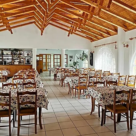 Cseri Vendeghaz Hotel 3*