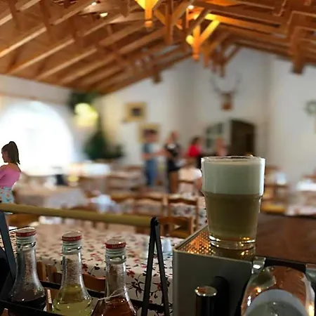 Hotel Cseri Vendeghaz