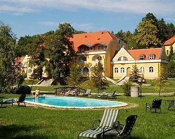 Cseri Kastelyszallo Hotel Totvazsony