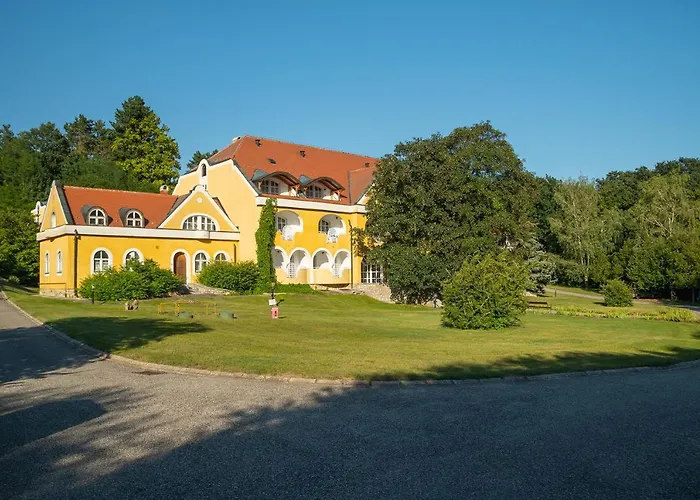 Hotel Cseri Vendeghaz Totvazsony