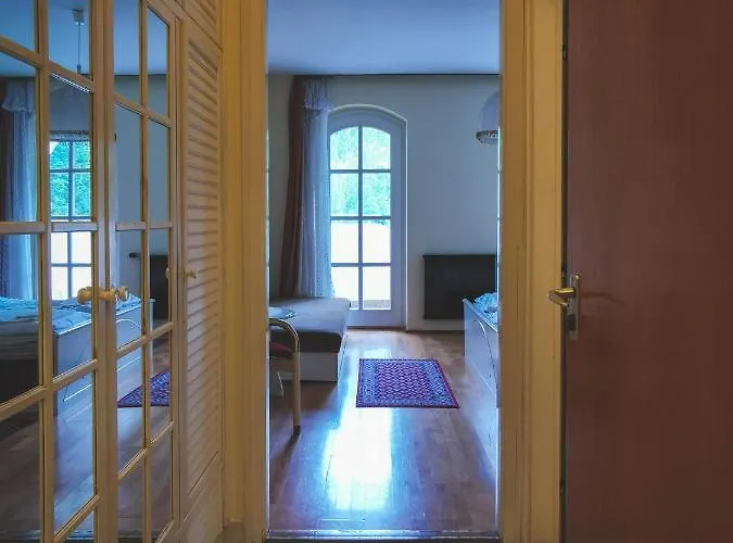 Cseri Vendeghaz Hotel 3*