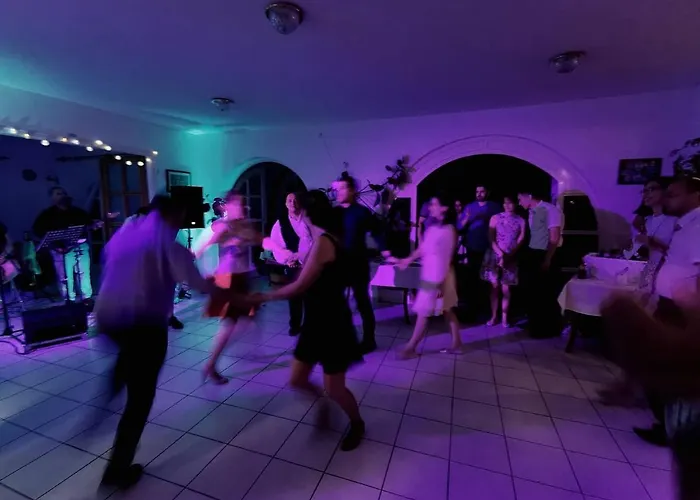 Cseri Vendeghaz Tótvázsony